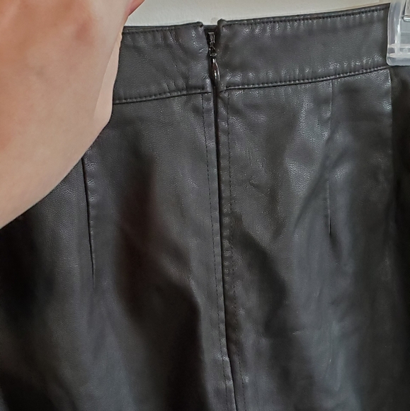 LOFT Ann Taylor Black Faux Leather Shift Skirt - Picture 7 of 13